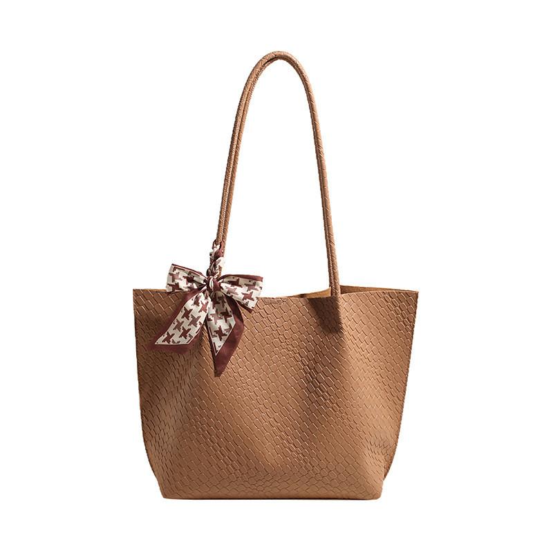 Classy Everyday Tote Bag For Women In Fashionable Colors Designed For Commuting And Casual Use