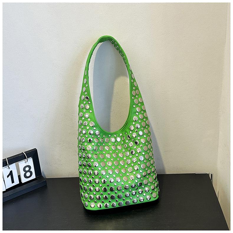 

2026 Korean Fashion Versatile Women’s Rivet Handbag 26x10x21 зелёный
