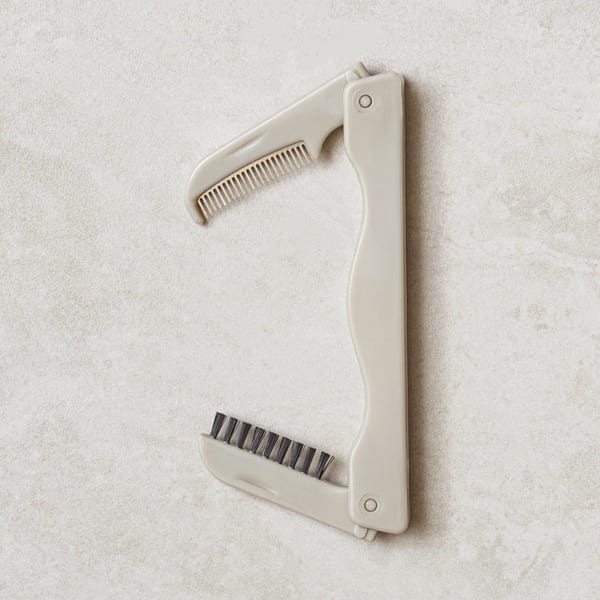 Pieptene pliabil pentru gene