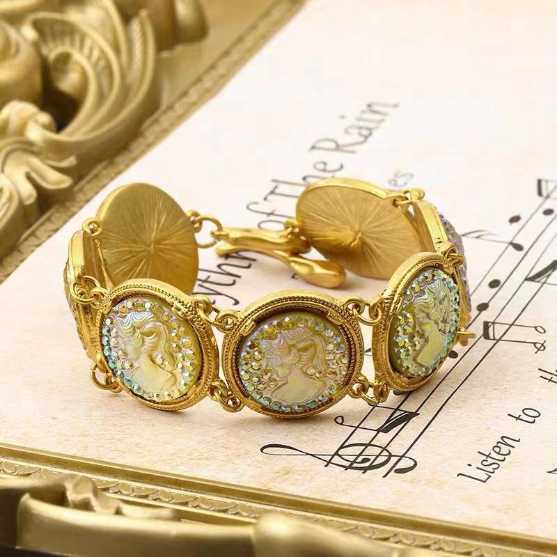 Portrait Relief Bracelet, Glazed Jewelry, Court Style Niche Color-preserving Bracelet