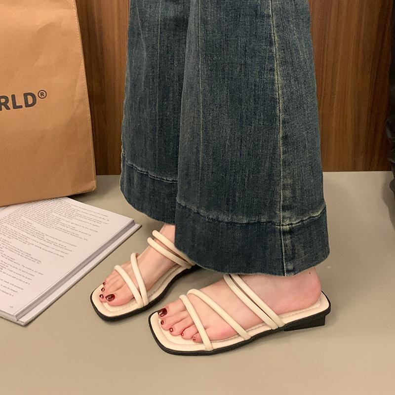 Flip Flops Fashion French Women Sandals Slippers Female Summer New Flat Bottom One Word with Fairy Wind Beach Slippers Ins Tide