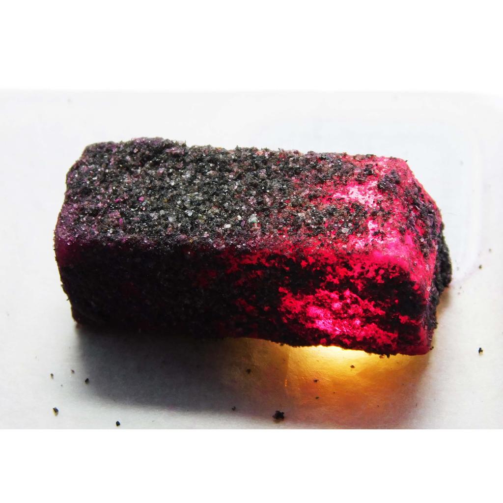 Natural Red Ruby Loose Gemstone Rough 101.15 Ct Uncut Raw for Lapidary and Gem Collections