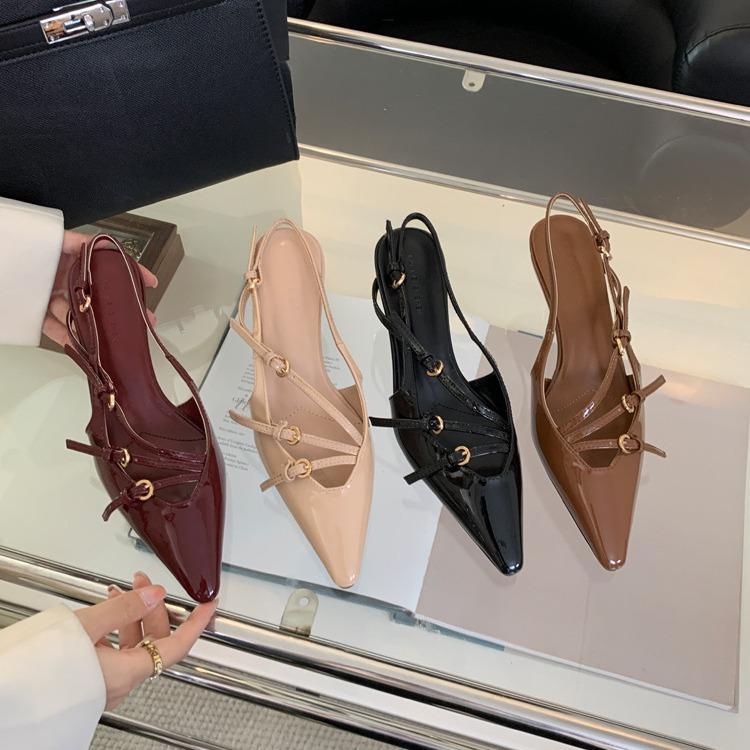 Neue Baotou Lackleder Ein-Wort-Schnalle Einzelne Schuhe Dünner Absatz Baotou Sandalen Damen Sexy Schwarze Seide Spitz High Heels