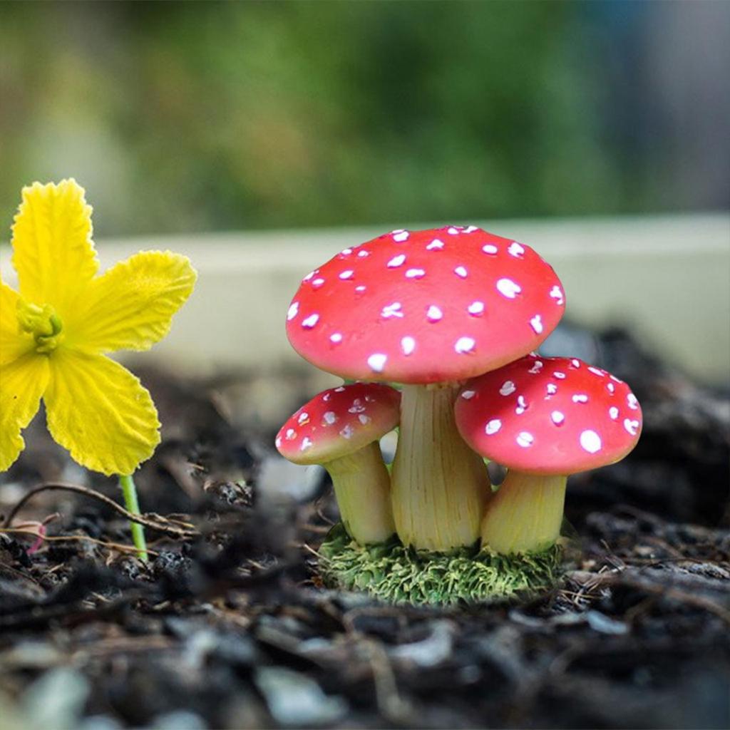 Cute Mini Resin Mushroom Shaped Figure Ornament Decor Statue Waterproof Miniature Gift Patio Bonsai Dollhouse Fairy Garden Lawn