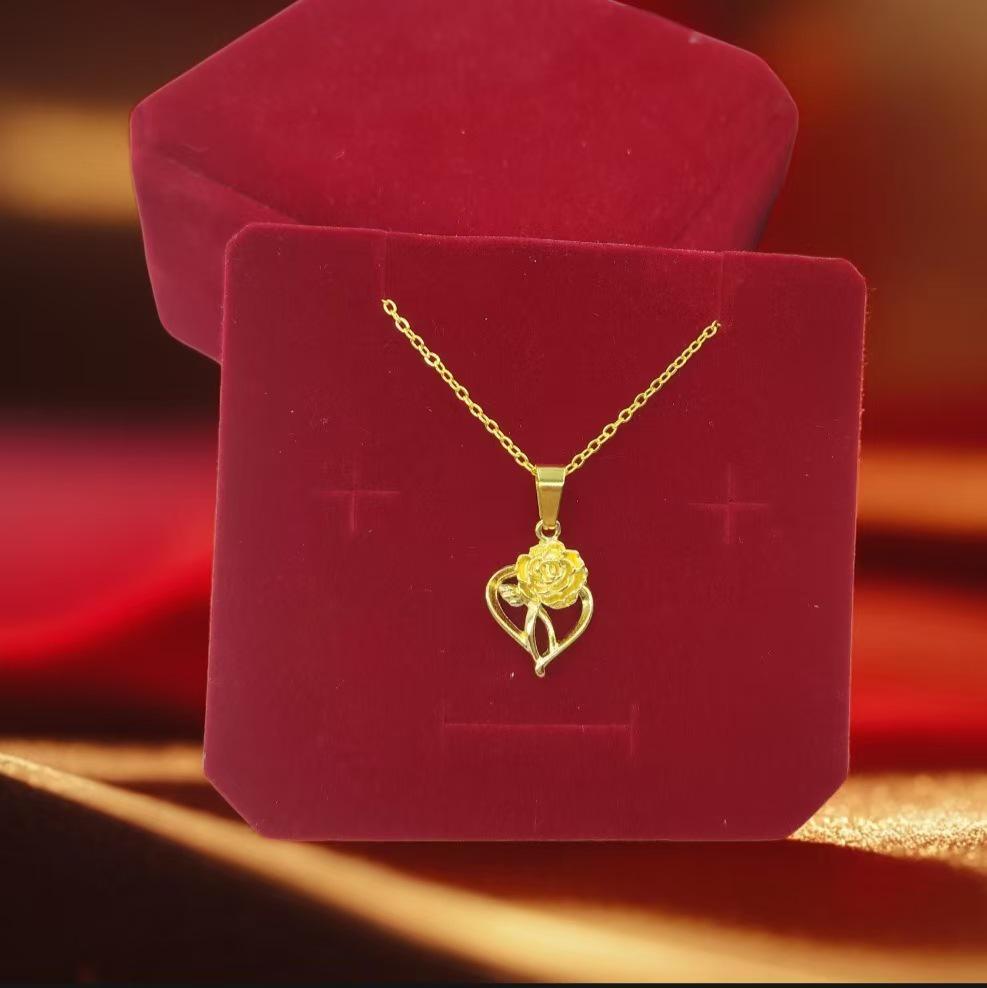 Elegant Chinese-Style Carnation Heart Pendant Clavicle Necklace for Women