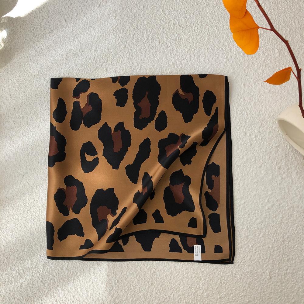 68Cm Leopard Print Silk Scarf For Women Imitation Silk Scarfs Fashionable And Versatile Headwear Clothing Square Scarf
