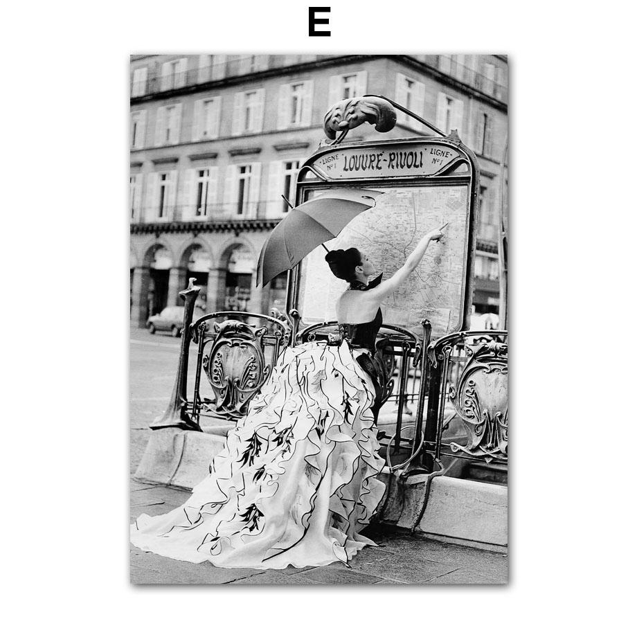 Obraz na plátně Paříž ručník Arch of Triumph Historické auto Černá Bílá Plakáty a obrazy Obraz na zeď Dekor do obývacího pokoje