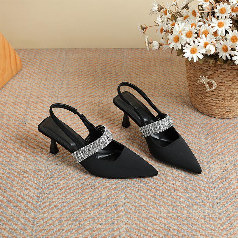 Sommer neue High Heels Damenmode dünner Absatz vielseitig flacher Ausschnitt spitz zulaufend Riemchen hinten Strass Taschenkopf Sandalen sind nicht ermüdend