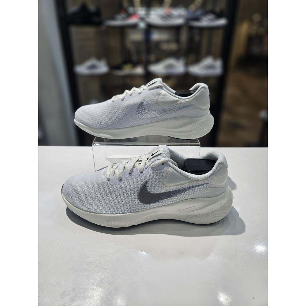 

Кроссовки для бега Nike FB2208 101 WMNS REVOLUTION 7 ЖЕНСКАЯ S REVOLUTION 7 ЖЕНСКИЕ
