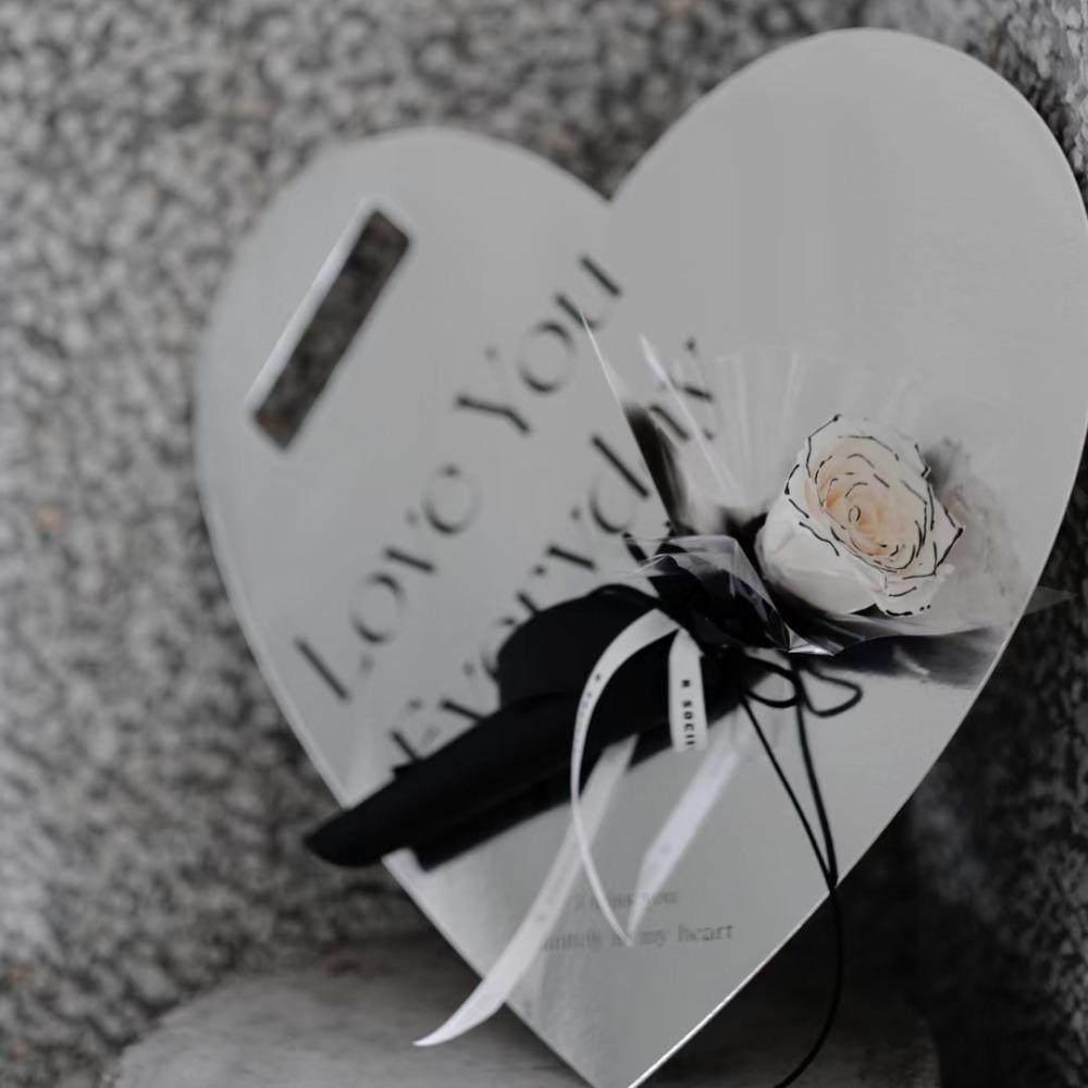 Heart-shaped Bouquet Packing Material Flower Handbag Flower Wrapping New Handheld Flower Box