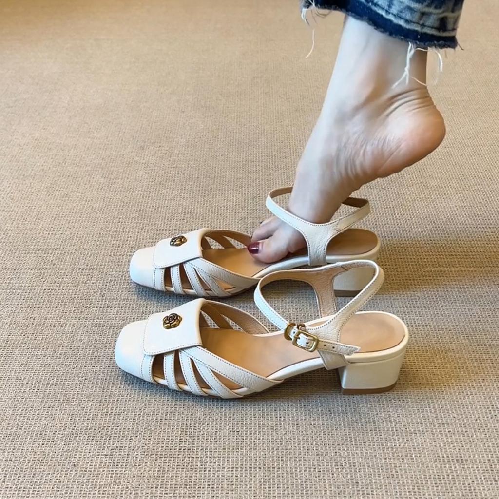 Easy to wear version~ Black thick heel hollow breathable Roman shoes for women with square head camellia retro soft leather sandals