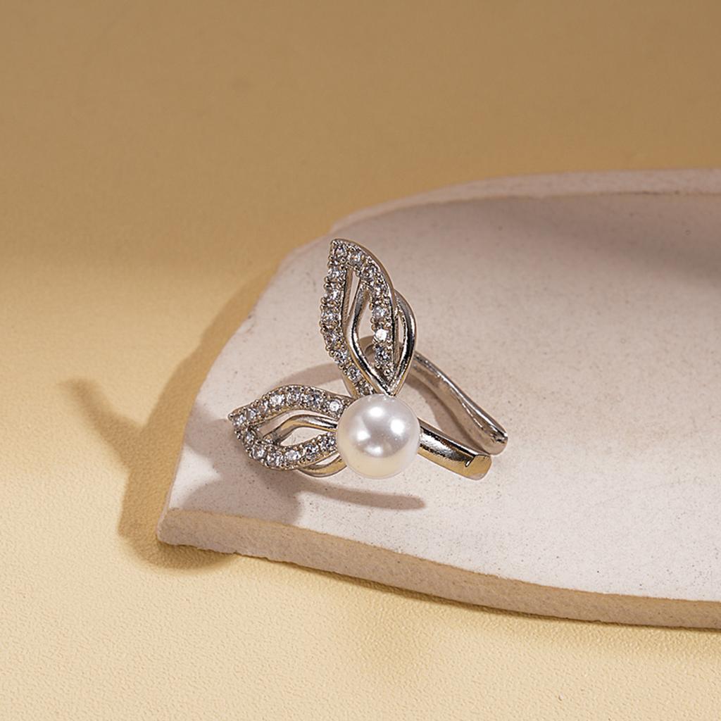 Zircon Irregular Geometric Fishtail Multi-layer Ear Piercing Ear Bone Clip Commuter Earrings