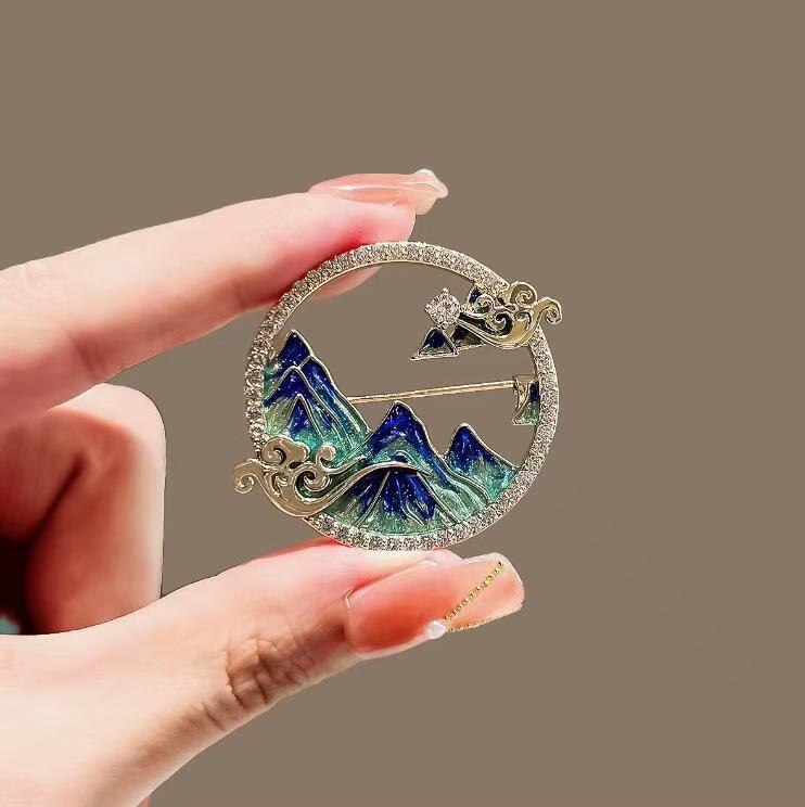 Exquisite Chinese Mountain & River Brooch: Unisex Creative Suit Pin & High-End Metal Gift