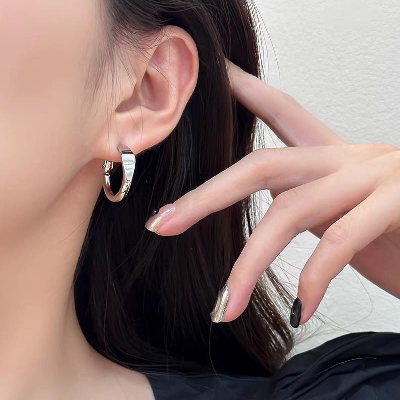 French Small Fragrant Style Pearl Stud Earrings Women's Light Luxury High-end Sense Retro Temperament Earrings Ear Jewelry