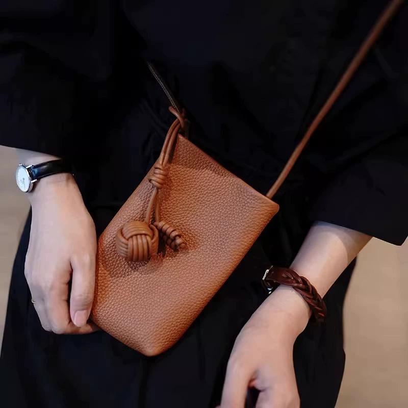 Women Faux Leather Small Crossbody Bag Designer Cell Phone Bag Lightweight Fashion Shoulder Bag Ladies Travel Purse KTB