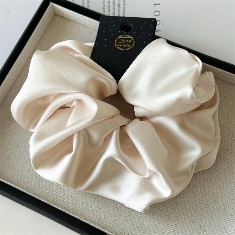 Elegant Retro Satin Scrunchie - Extra Large 18cm Diameter, Luxurious and Fashionable Hair Tie