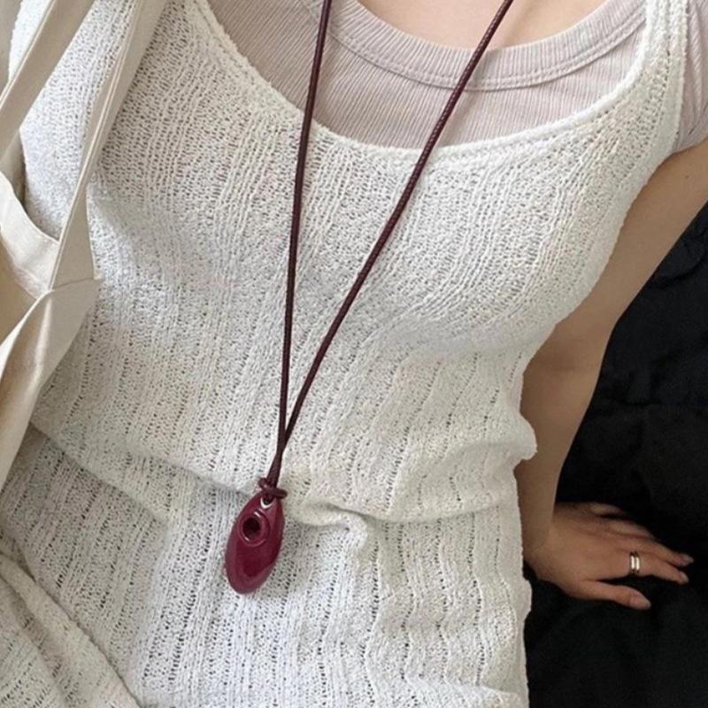 Korean Sunflower Oval Burgundy Pendant Necklace - High-End Women's Sweater Chain 2024
