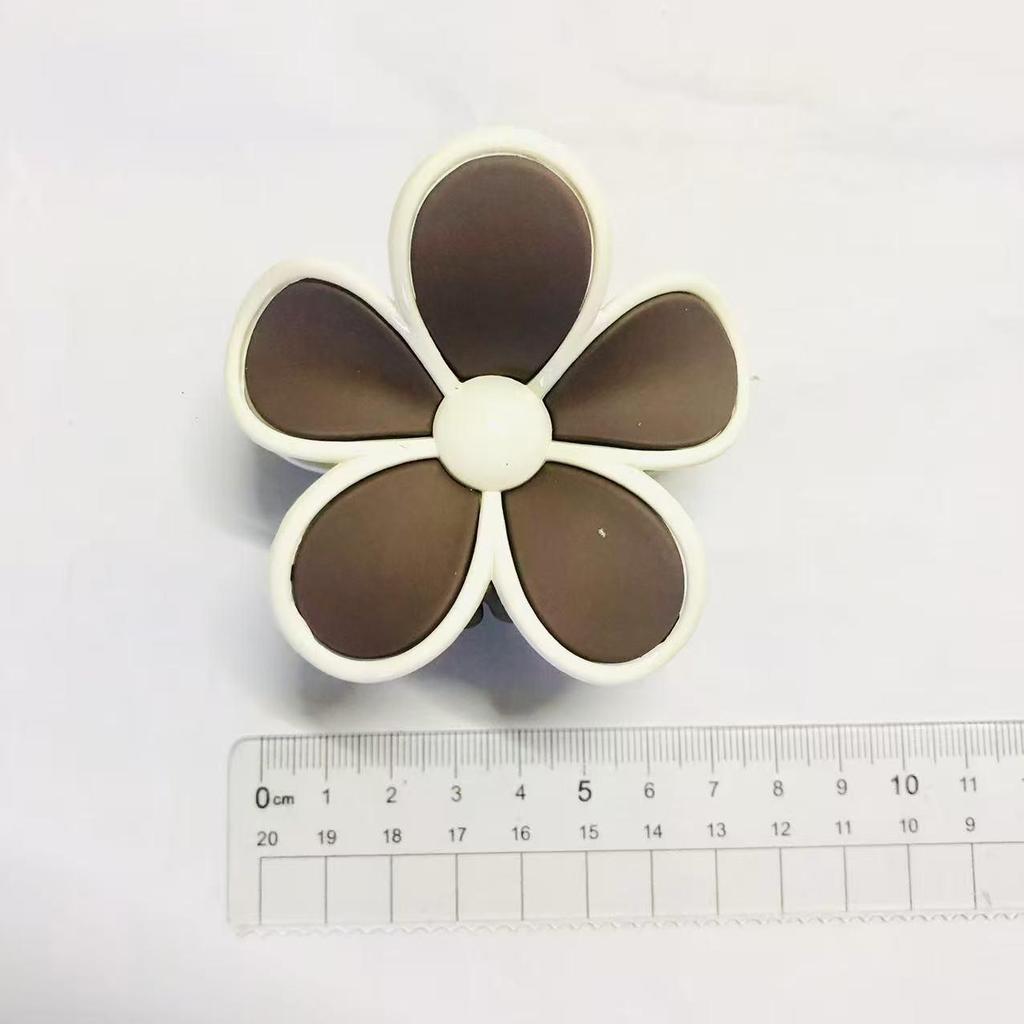 Five-Petal Medium Two-Tone Egg Hair Clip - Color Block Flower Claw with Sweet White Baked Paint Finish
