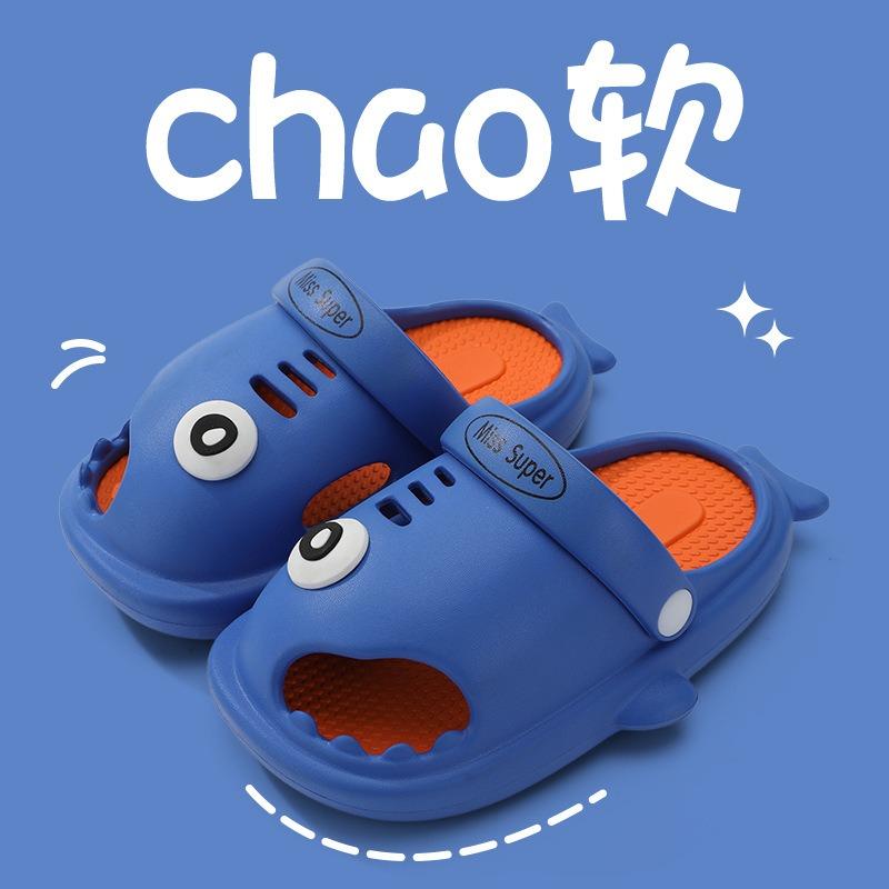 

Детские дырчатые туфли для мальчиков и девочек, летние, с мультяшной акулой, нескользящие, для детей, для малышей, пляжные шлепанцы 220 сапфировый