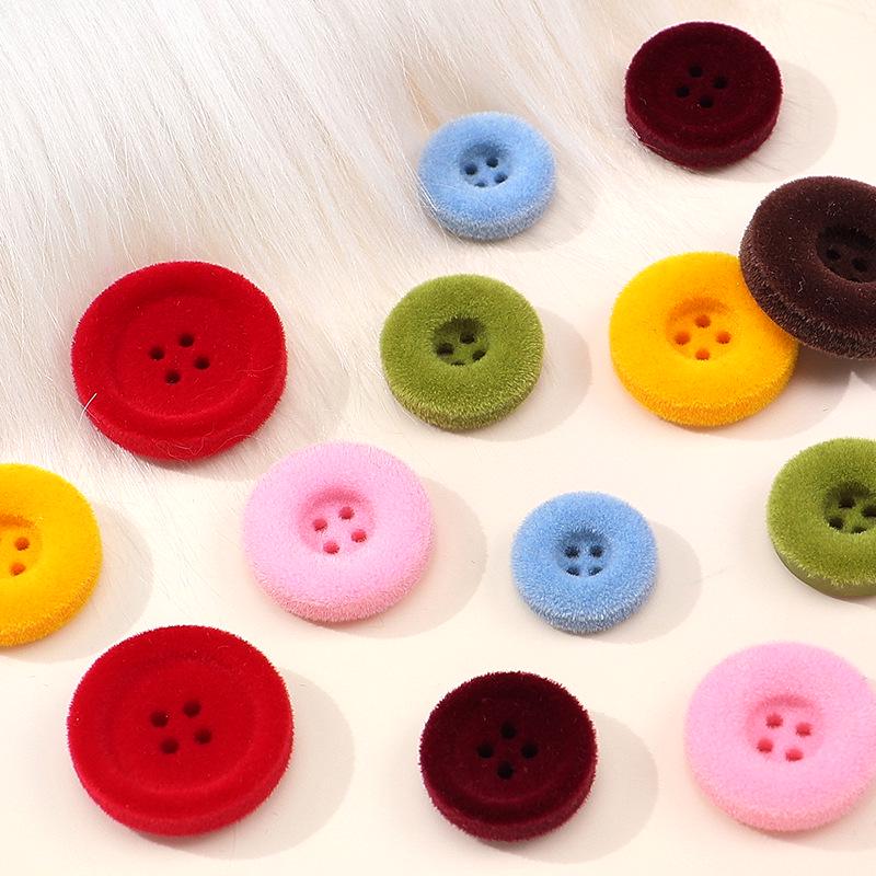 Bottoni Decorativi Colorati Rotondi in Plastica Floccata di Lana per Maglioni da Bambino