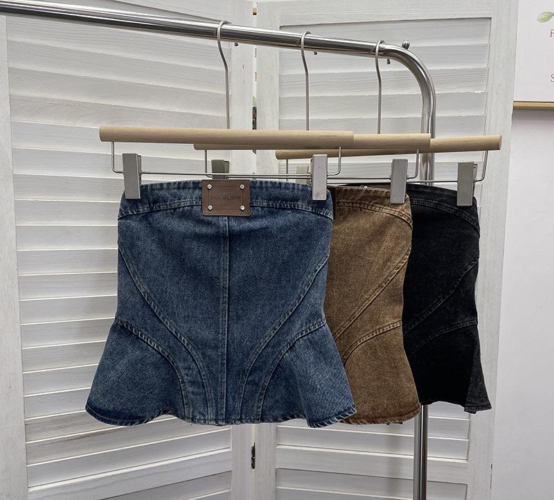 Women's Denim Bandeau: 2026 A-Line Short Sleeveless Top with Divided Stitching and Cinched Waist.