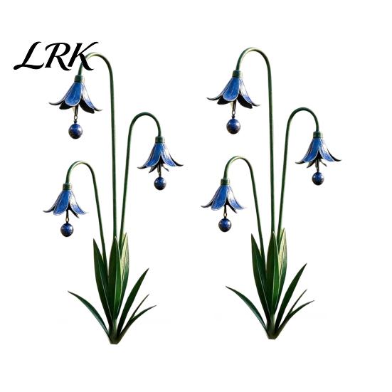 Vintage Style Garden Ornament Calla Lily Stake with Bells, 24 Inch Metal Triple Flower Wind Chime, Terrace Accessory Weatherproof Iron Outdoor