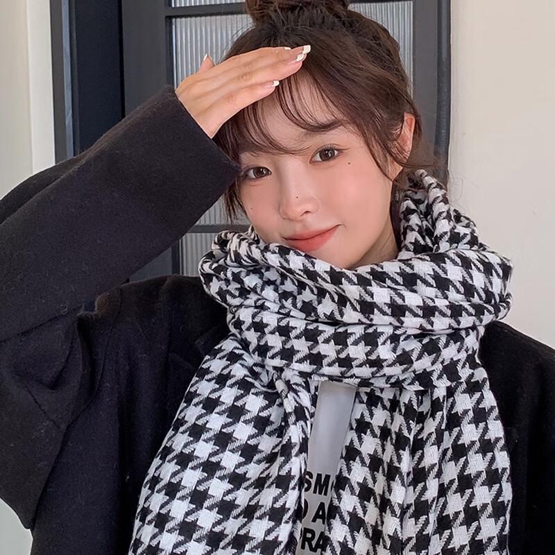 Yuzhaolin Dámský kostkovaný šátek s třásněmi