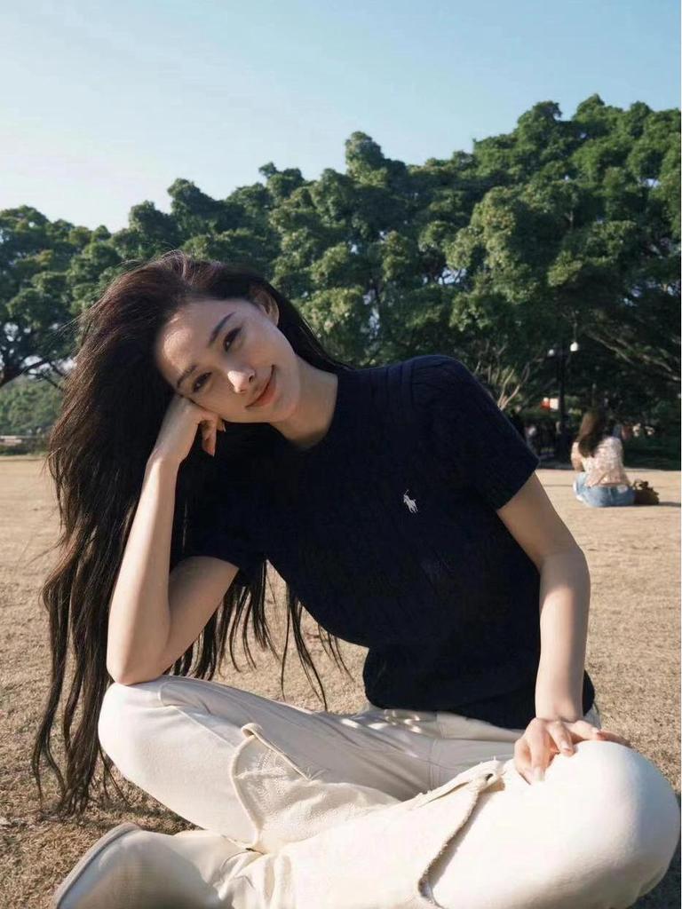 Ralph Lauren Classic Cable Knit Cotton T-shirt with Small Pony Logo, Round Neck, Short Sleeve Pullover.