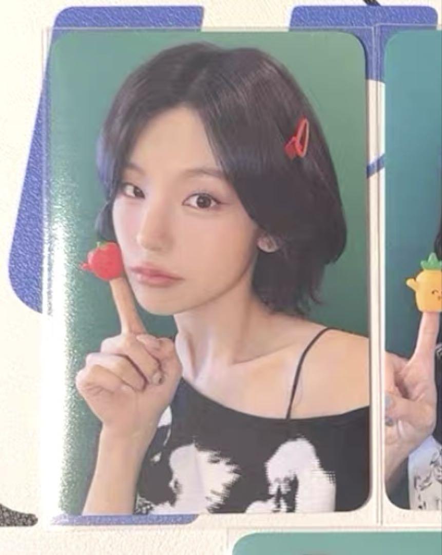 

[USED] ITZY Yeji GWBG Makestar Autograph Session Winners Limited Edition (50) Trading Cards