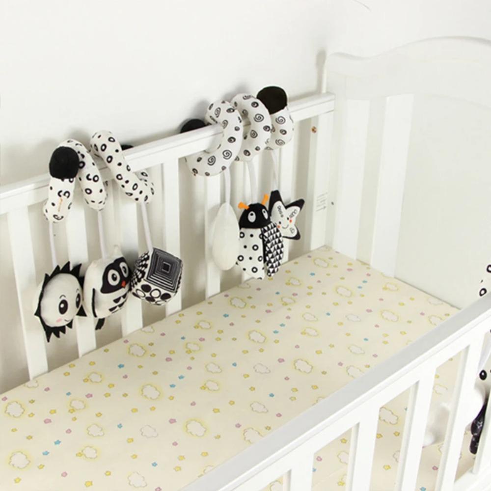 Jouets suspendus Siège auto Berceau Mobile Bébé Spiral Peluche Lit Poussette Barre Jouet Couleur Noir et Blanc avec Hochet Sifflet BB