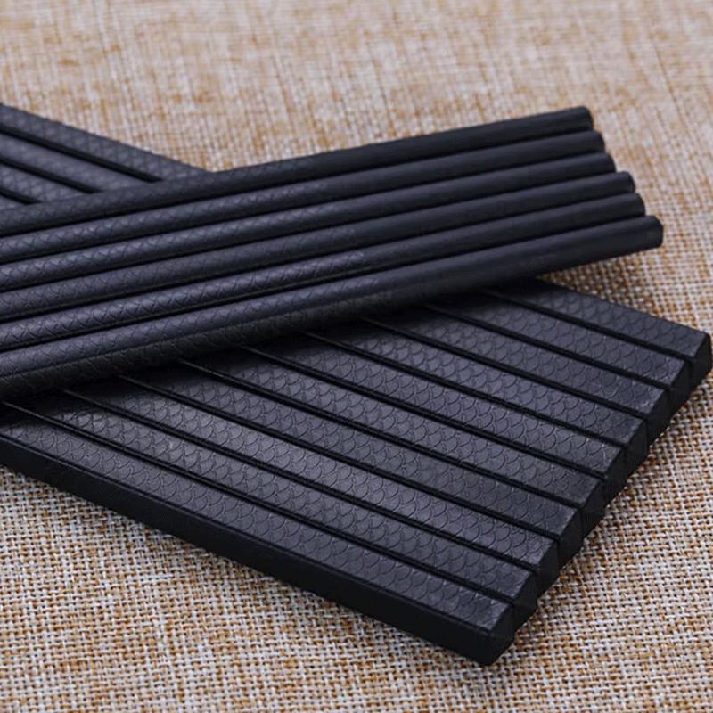 Schwarzes mattiertes Essstäbchen-Set aus Legierung