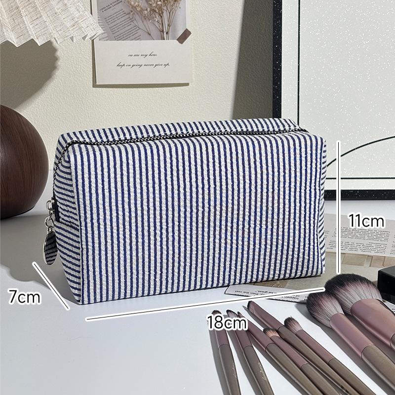 Striped Seersucker Makeup Pouch Large Capacity Durable Zipper Portable Compact Cosmetic Storage Bag for Short Trip Use
