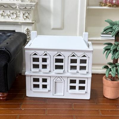 1:12 Puppenhaus-Miniaturen Weiße Holzvilla Kleines Hausmodell Puppenhaus-Dekor Mikro-Landschafts-Ornamente Rollenspielspielzeug Basteln