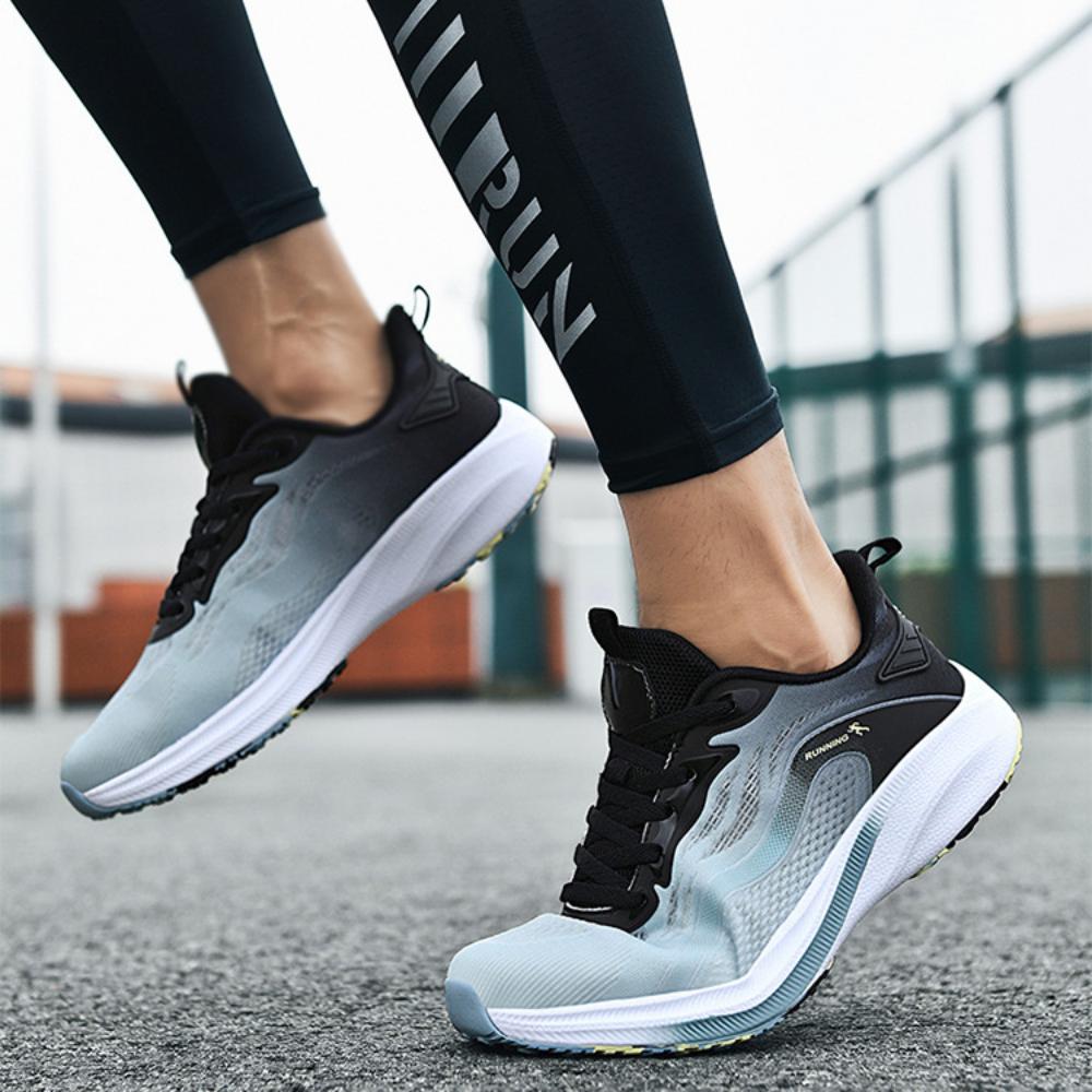 Men's Shoes Mesh Breathable Sneakers Lightweight Soft-soled Running Shoes