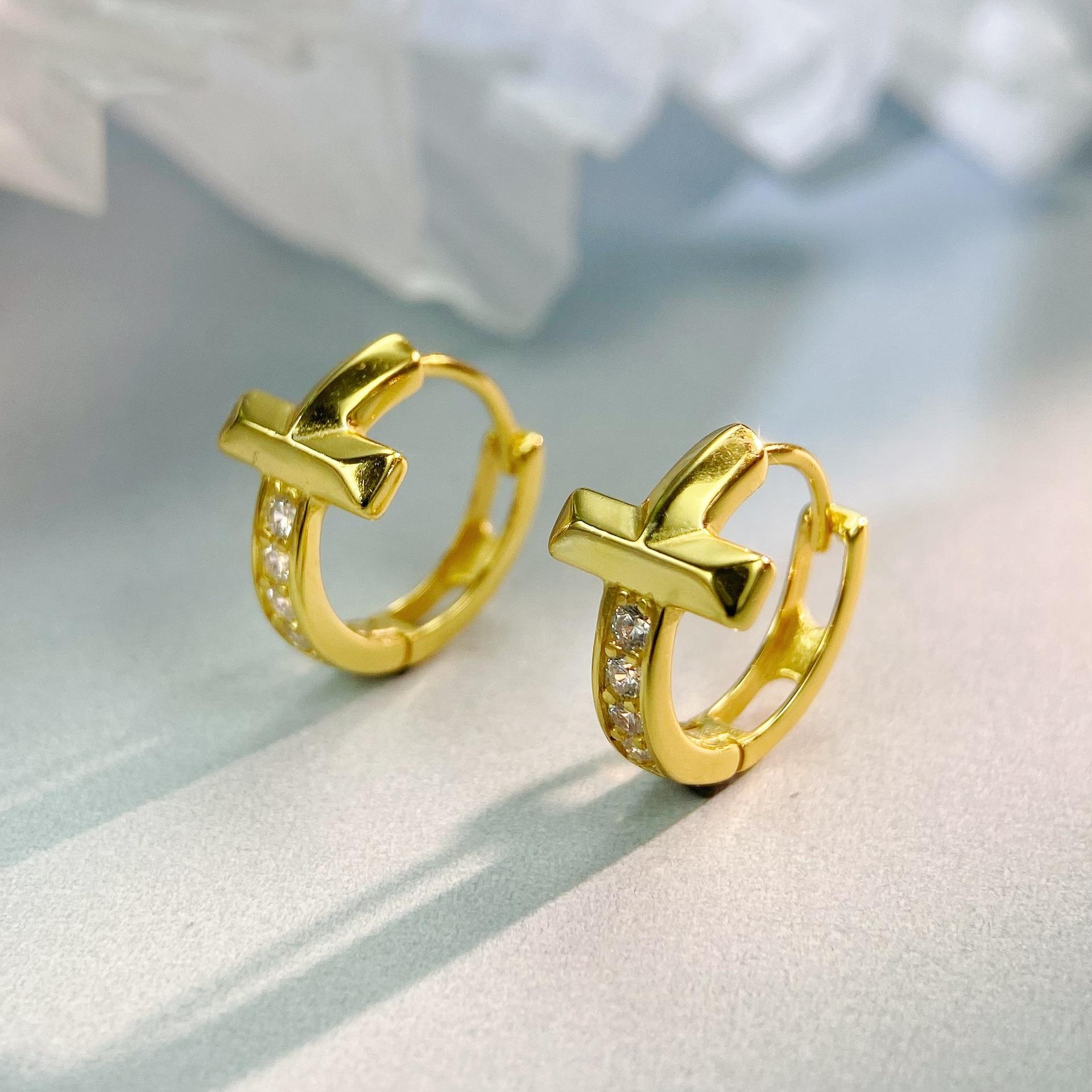 S925 Sterling Silver Gold Three-dimensional Cross Earrings with Diamonds, Simple Ins Wind Ear Buckle Earrings 2026 золотой