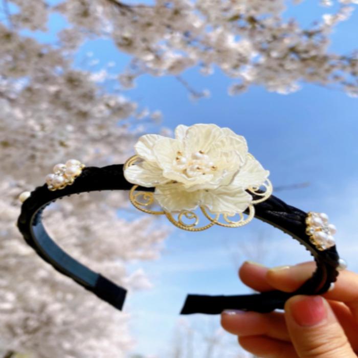 Korean Simple Mother-of-Pearl Flower Bae-ssi Hanbok Headband