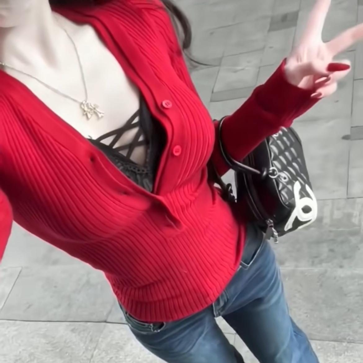 Чувственная лисица: Кружевной топ-камезоль с V-образным вырезом и нагрудными вкладышами Large