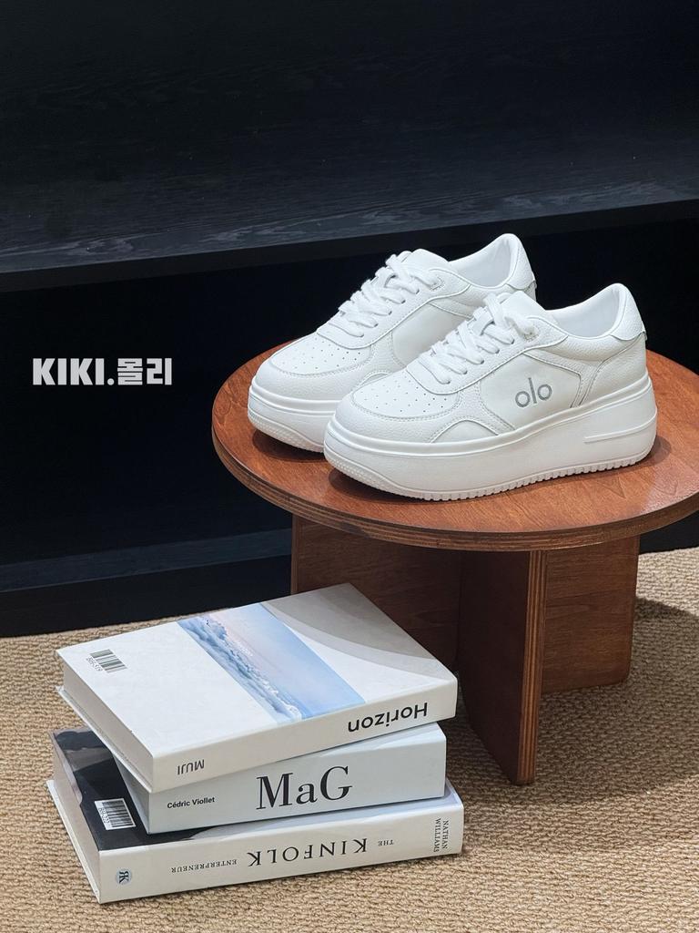 Leather 2025 autumn new fashion platform white shoes women's versatile comfortable casual sports lace-up Korean version of board shoes