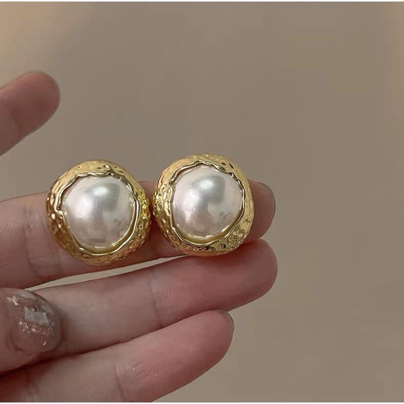 Pearl Earrings Women's High-end Earrings Ear Jewelry High-end Stud Earrings Niche Design Light Luxury