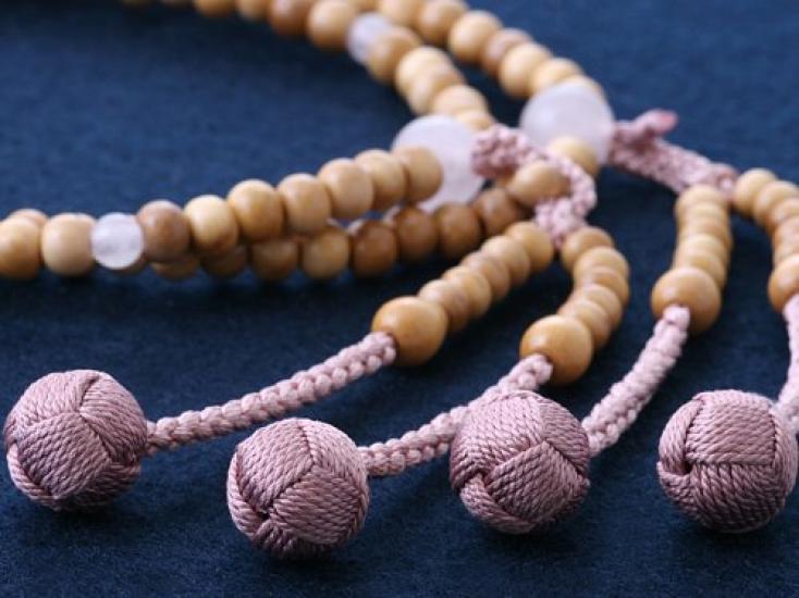 Kyobutsun Hayashi Buddhistische Gebetsperlen, Shingon-Buddhismus, 8 Zoll, Buchsbaum mit Rosenquarz (Damen), Formal, Authentisch, [Gebetsperlen-Taschenset]