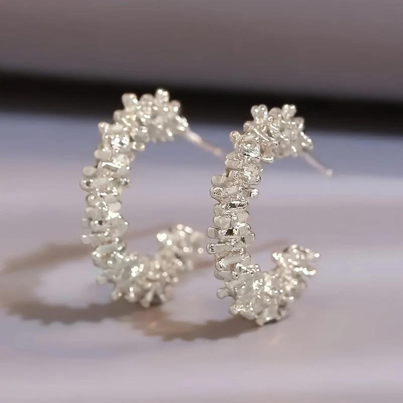 

European and American fashion personality simple circle broken silver temperament French versatile niche high-end stud earrings серебряный