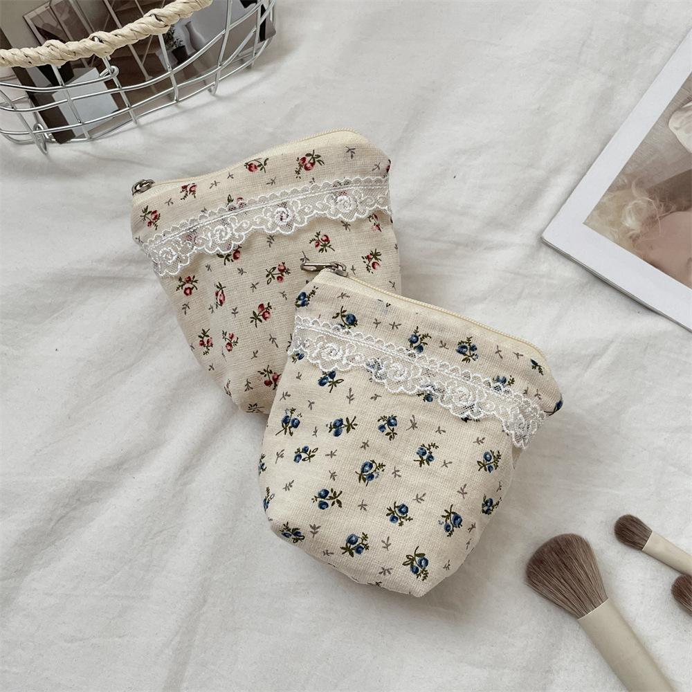 High-value floral large-capacity storage bag, change bag, cosmetics, lipstick finishing bag, going out to wash bag.