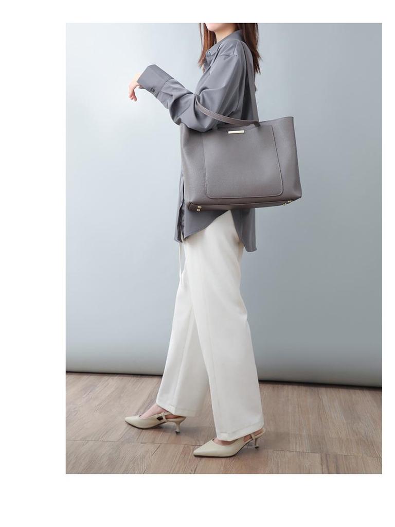Women's 2025 Winter Fashion Genuine Leather Versatile Shoulder Tote Bag