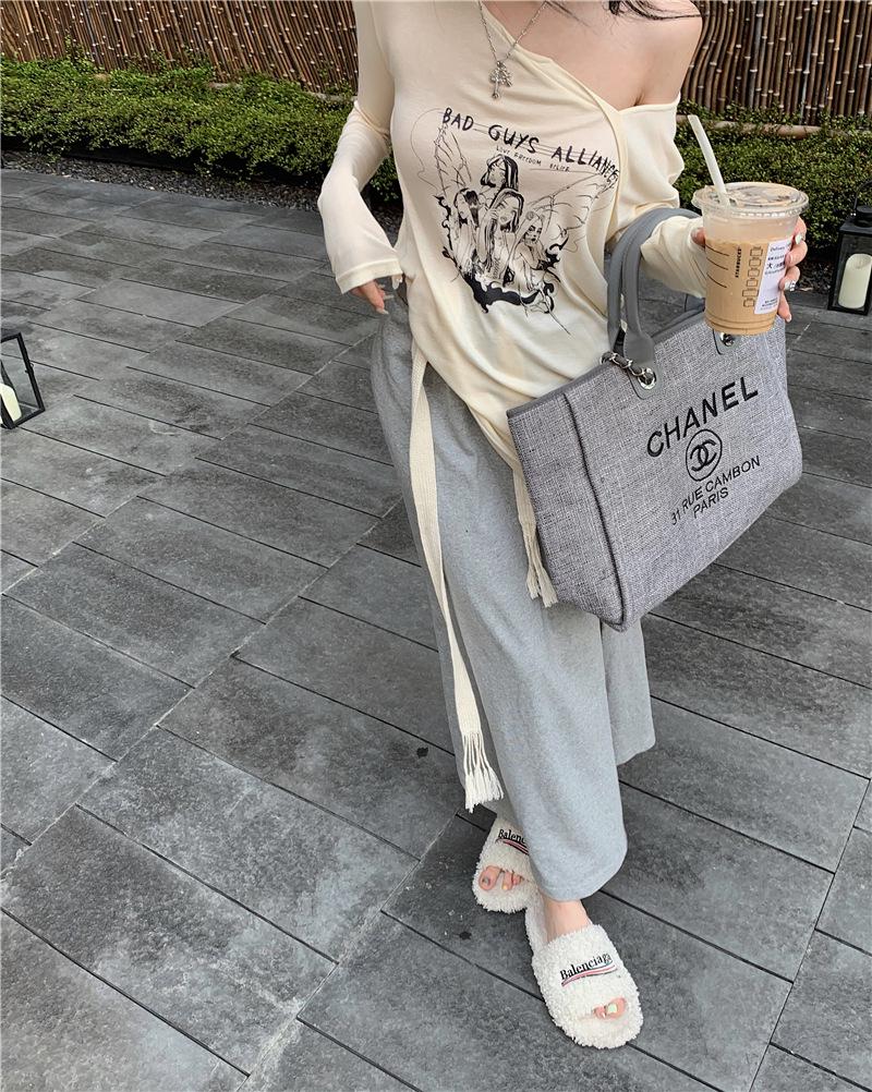 Women's Retro Off-Shoulder Long-Sleeve Graphic T-Shirt - Spring Sunscreen Blouse, Lightweight & Relaxed Fit