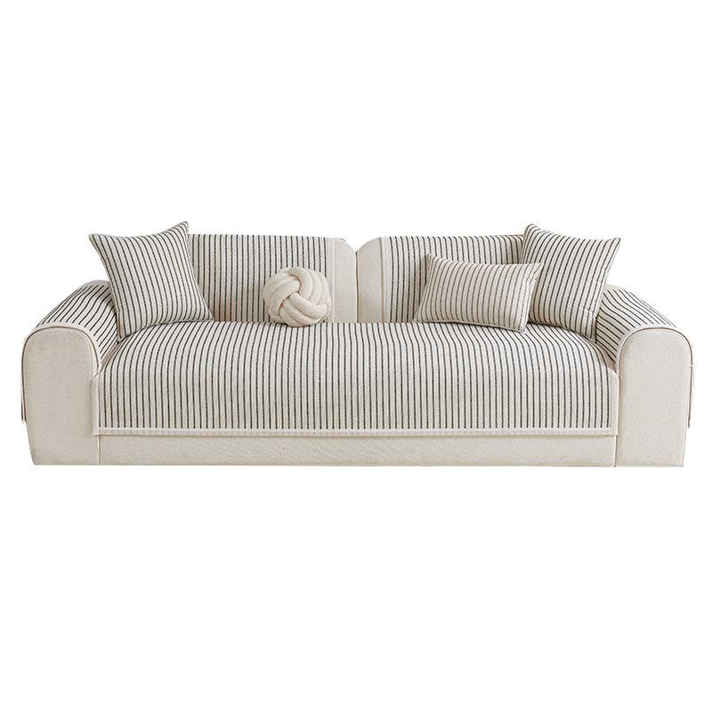 Das neue Sofakissen ist ein einfaches, modernes Vierjahreszeiten-Universalsofa, eine gerade Reihe, ein hochwertiges Sitzkissen, ein rutschfester Bezugsstoff, ein Handtuch