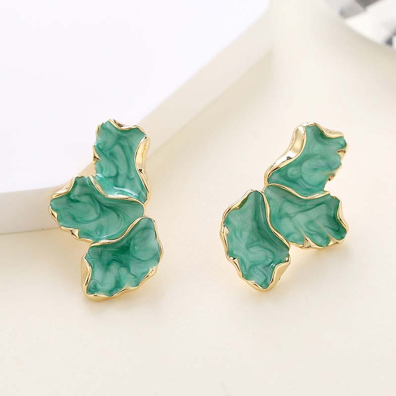 

Vintage White Oil Dripping Flower Stud Earrings For Women Korean Metal Irregular Petal Post Earrings Zircon Party Accessories зелёный