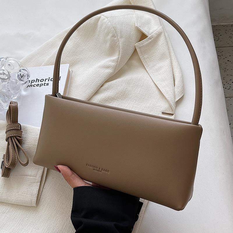 Xiaohongshu Live Broadcast Women's Bags Are Popular This Year, Women's High-end Sense Messenger Niche Design Single Shoulder Armpit Bag