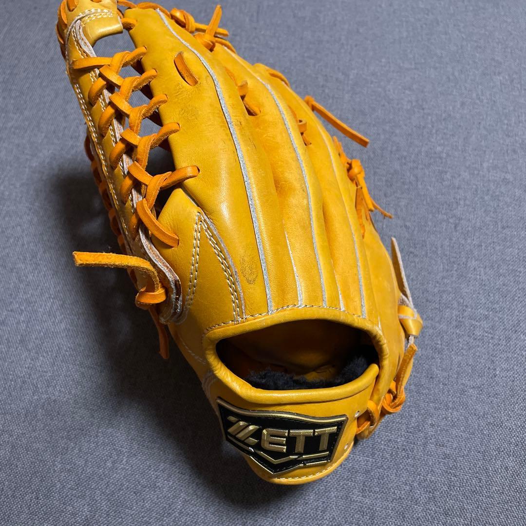Used Z Softball Baseball Gloves for Left-Handed