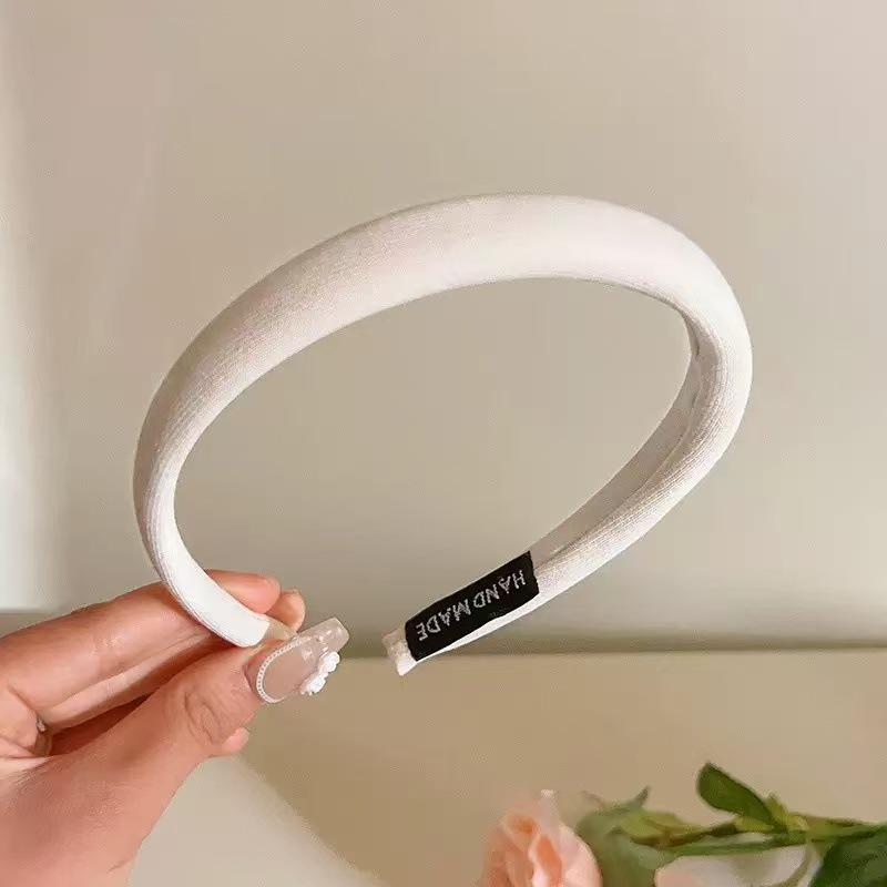 

Трендовый девчачий набор заколок для волос с высоким пучком и милой повязкой на голову на 2025 год