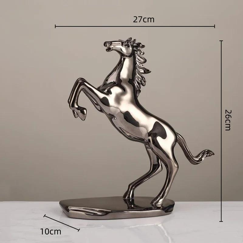 

Golden Horse Desktop Decoration Resin Crafts Simulated Animal Sculpture Lucky Horse Decorative Figurines Home Decoration